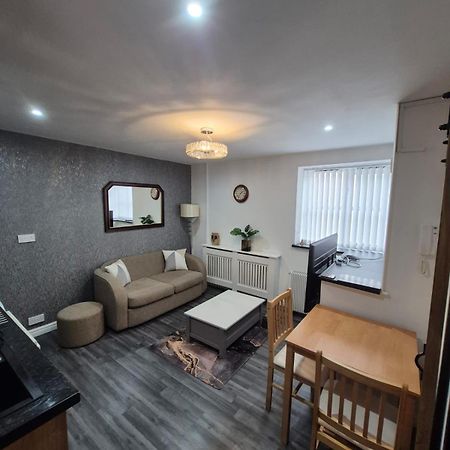 Town Centre Maisonette Улверстон Экстерьер фото