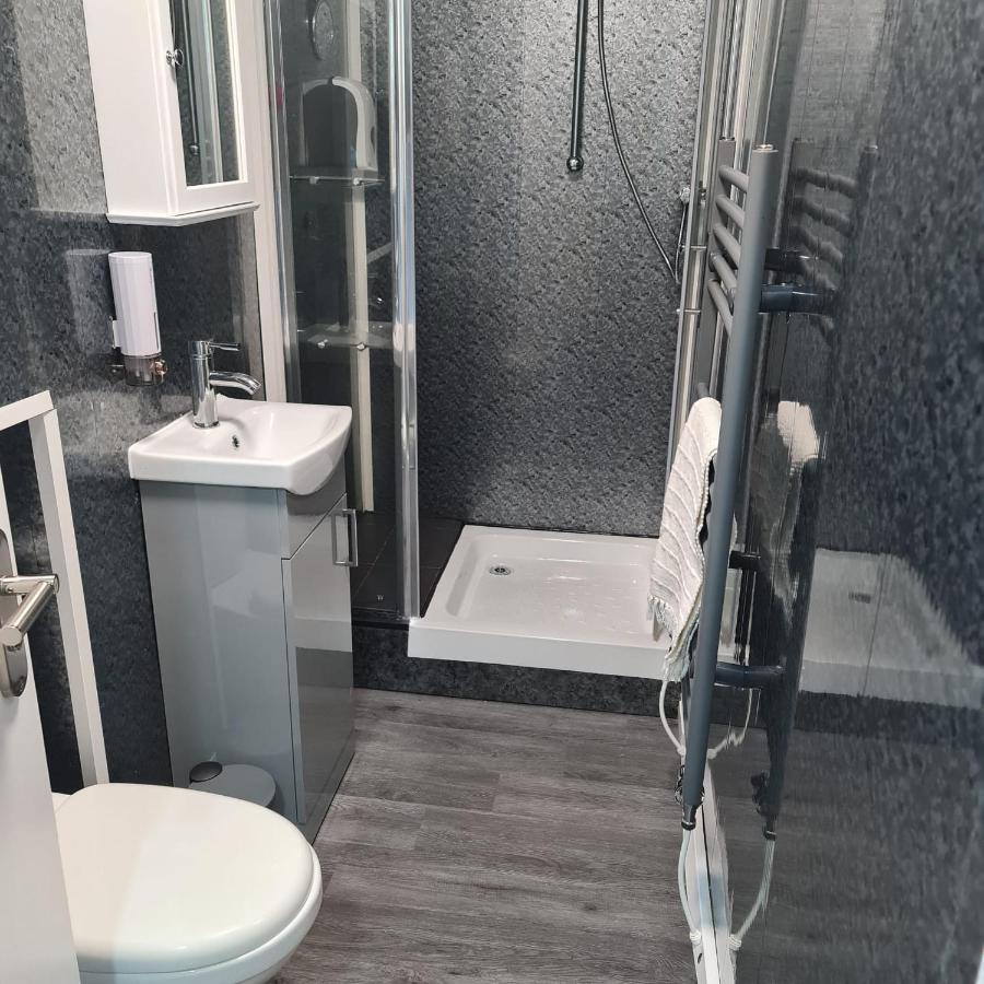 Town Centre Maisonette Улверстон Экстерьер фото