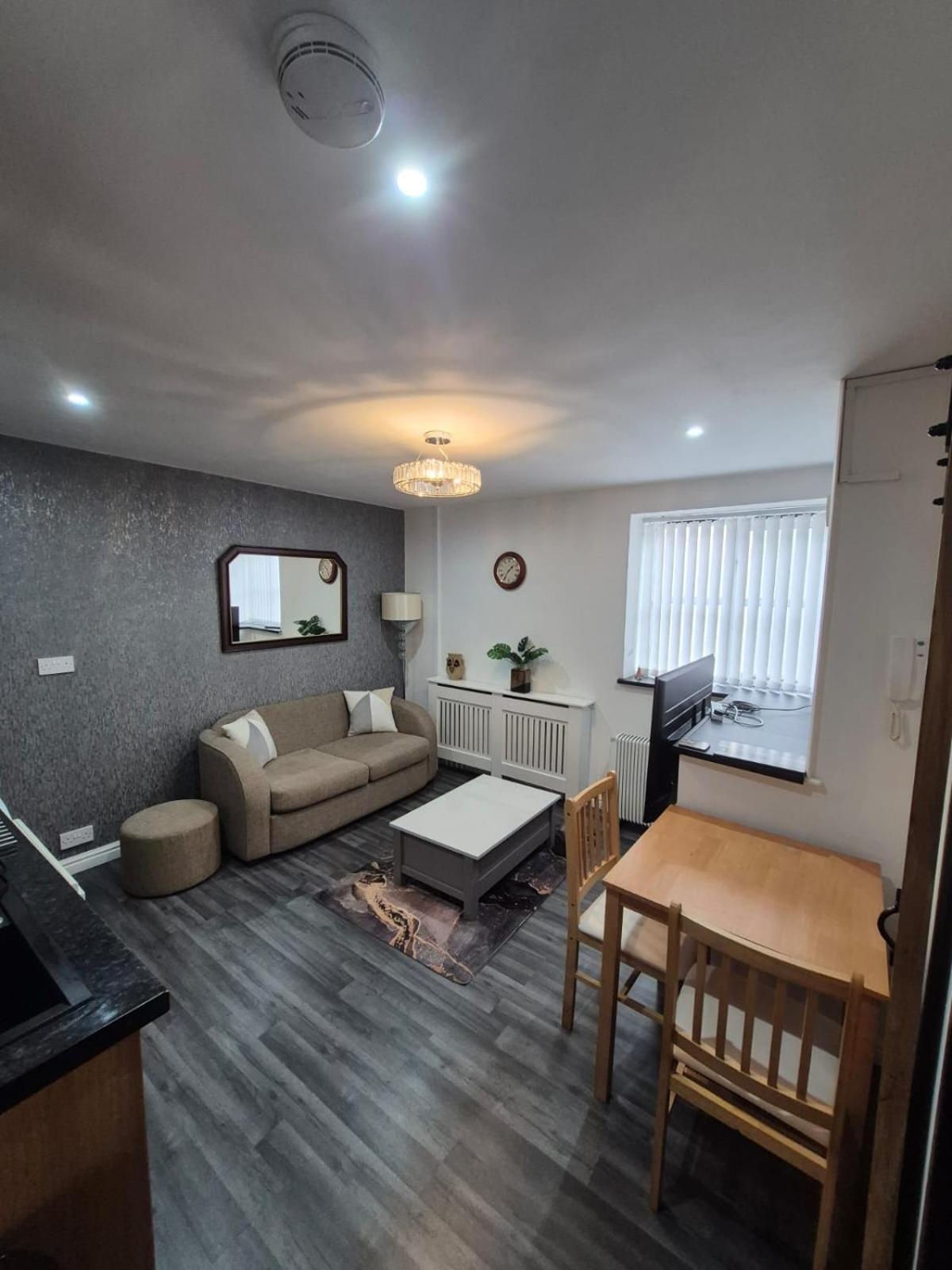Town Centre Maisonette Улверстон Экстерьер фото
